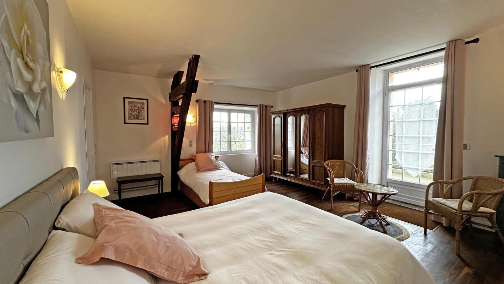 Chez Doussaud Bed & Breakfast Bessines-sur-Gartempe Exterior photo